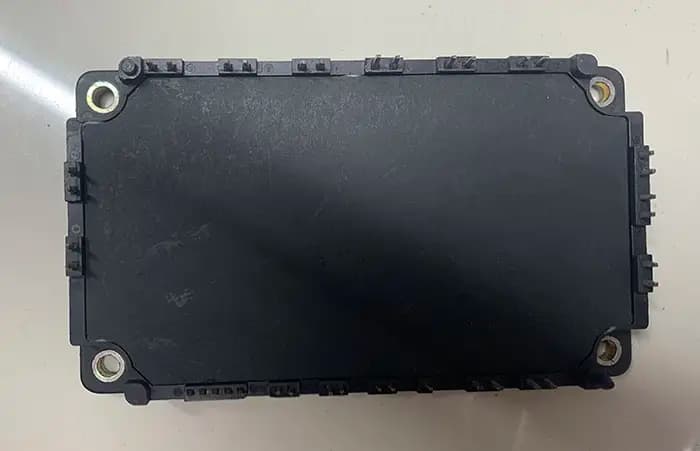 IGBT - نو -7MBR100SD060-50