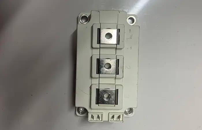 IGBT - نو -BSM200GB120DLC_E3256